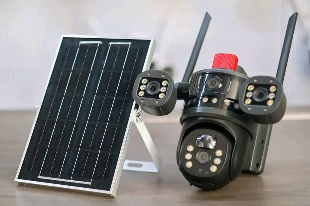 4G triple lens solar camera